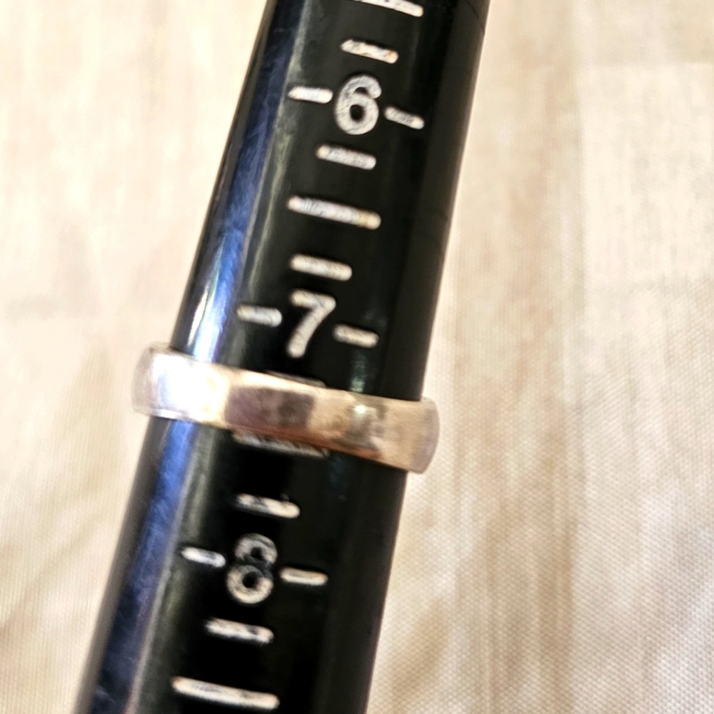 Ring - Picture 2 of 3